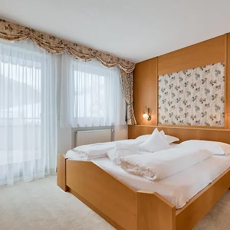 Berghotel Hotel 4*
